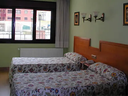 호텔 Carbayon 오비에도