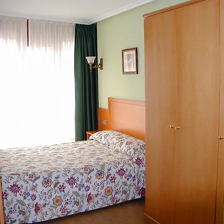 Carbayon Hotel 2*