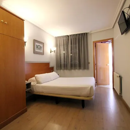 Carbayon Hotel 2*