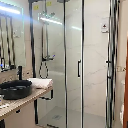 Hotel Carbayon 2*