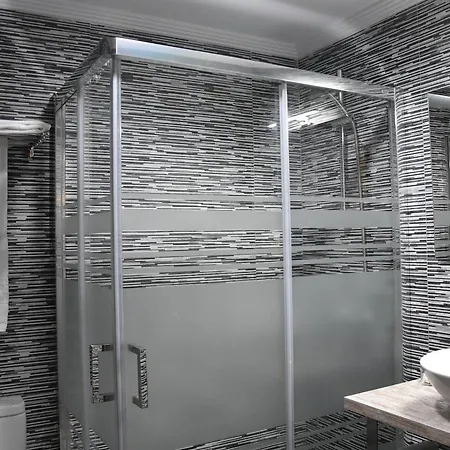 Carbayon Szálloda 2*